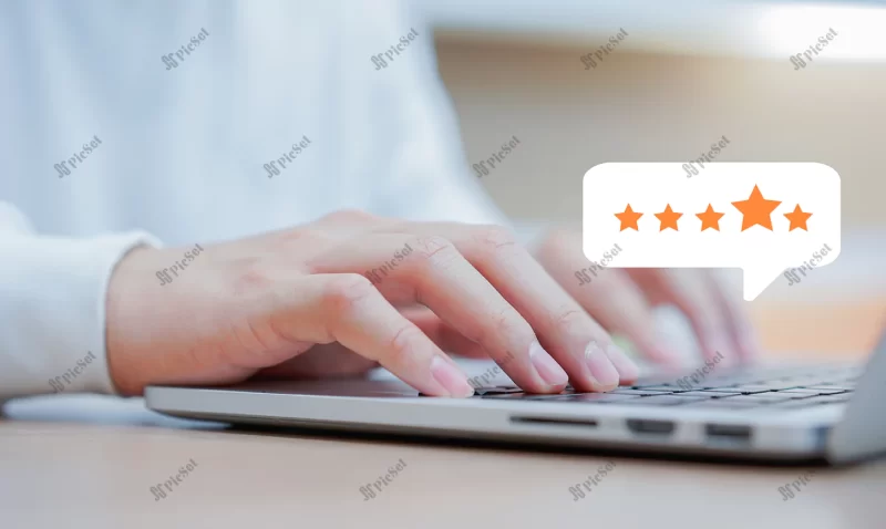 customer man hand typing keyboard laptop giving good score point review service with star rating feedback / مرد مشتری لپ تاپ صفحه کلید تایپ دستی، خدمات بررسی امتیاز با بازخورد رتبه بندی ستاره