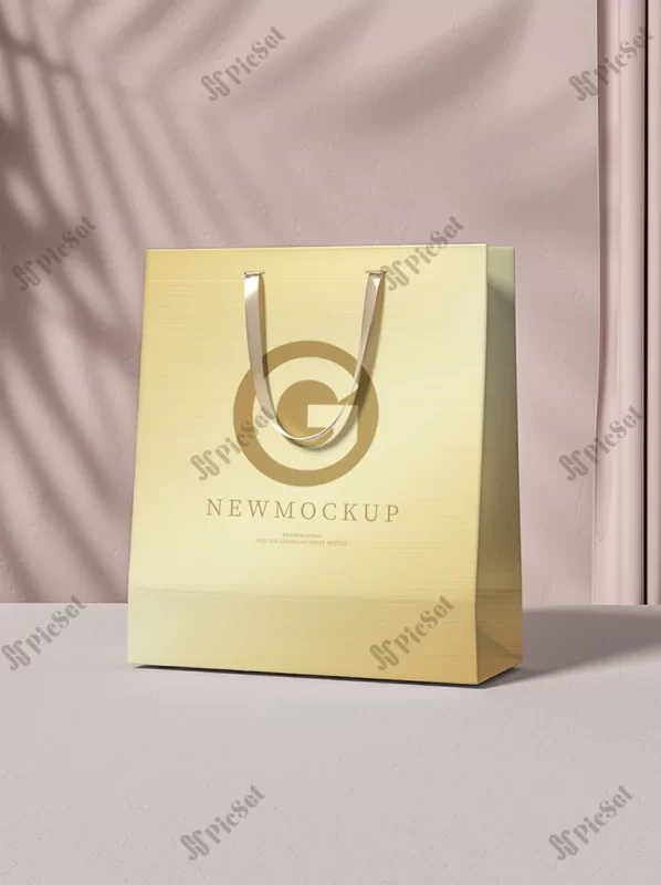 shopping bag mockup with gold color logo / موکاپ ساک دستی هدیه، کیف خرید با لوگوی رنگ طلایی