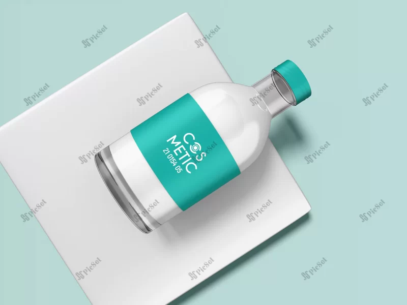 transparent glossy glass cosmetic bottle branding mockup / موکاپ مارک بطری لوازم آرایشی شیشه ای براق شفاف