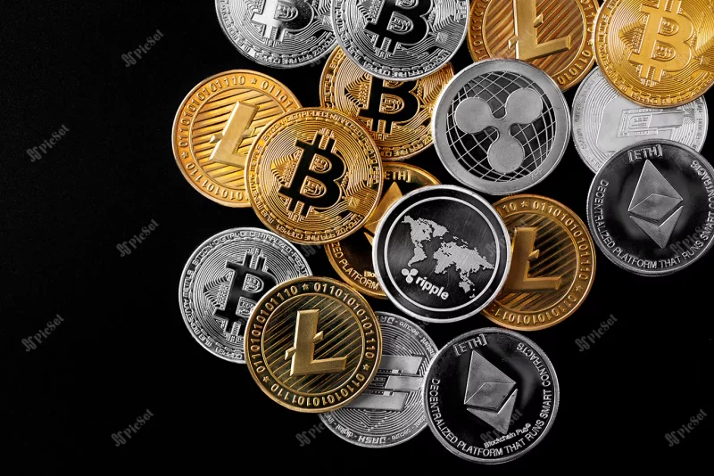 gold bitcoin sign symbol icon bursting through background / پس زمینه سکه بیت کوین طلایی، اتریوم نقره ای