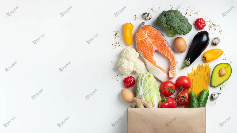supermarket paper bag full healthy food / کیسه کاغذی سوپرمارکت پر غذای سالم میوه سبزیجات